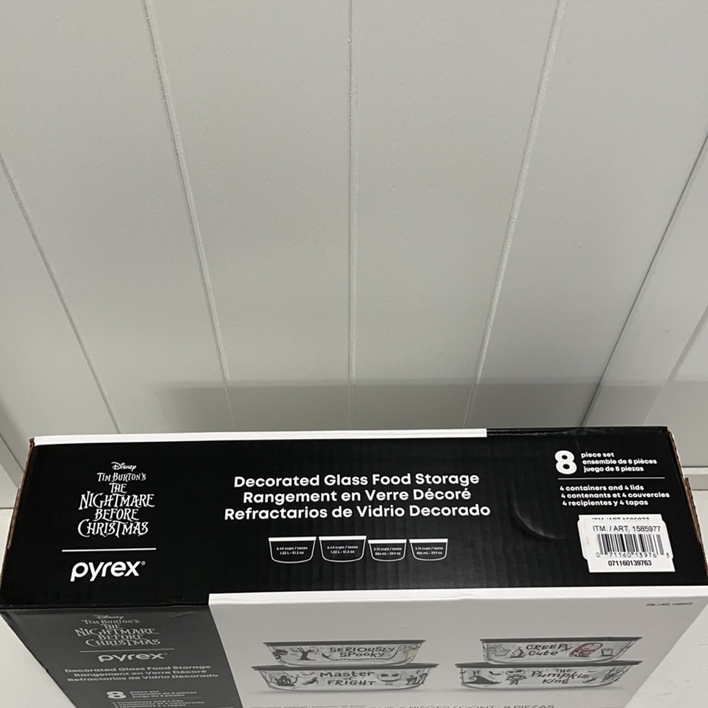 Disney The Nightmare Before Christmas Pyrex 8 Piece Set - Picture 3 of 6